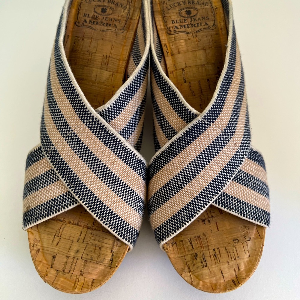 Lucky wedge shoes